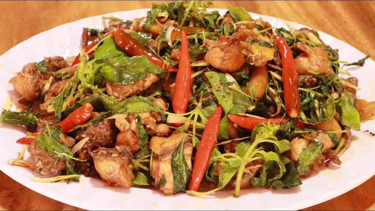ឆាក្ដៅសាច់មាន់