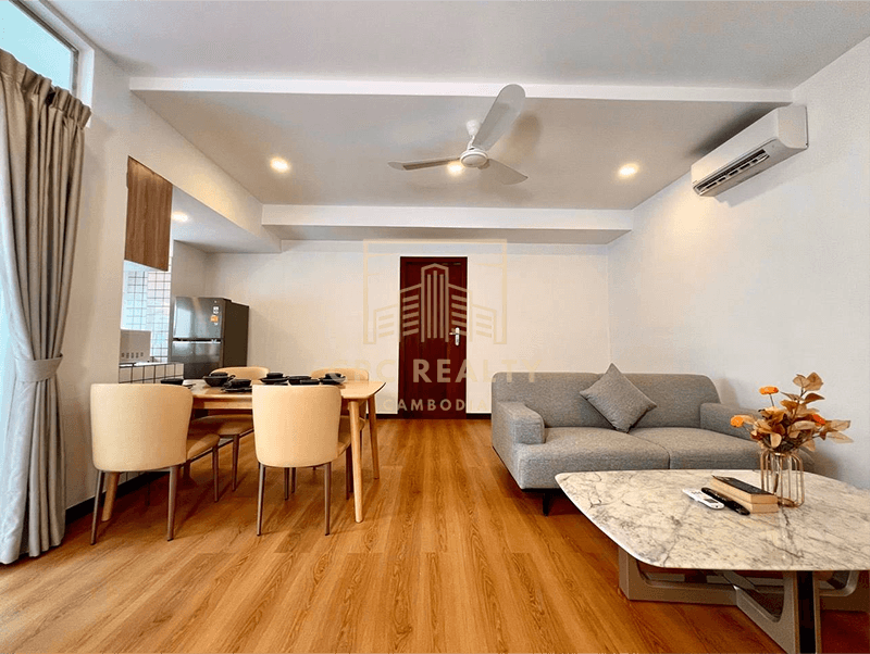 1 Living Room 1100$
