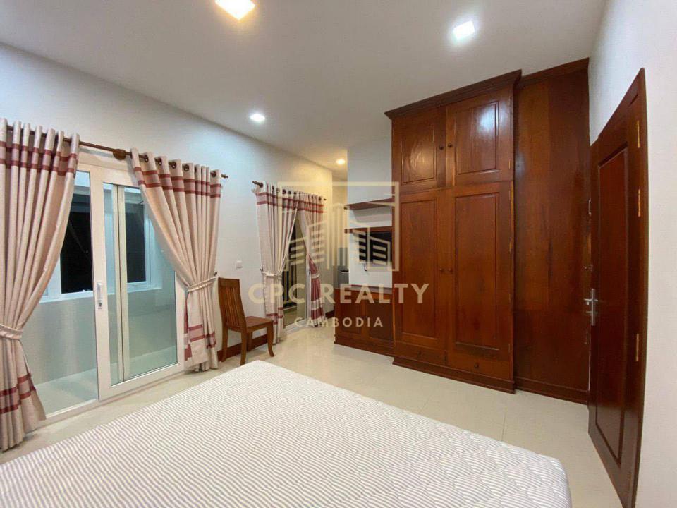1 Living Room 190$