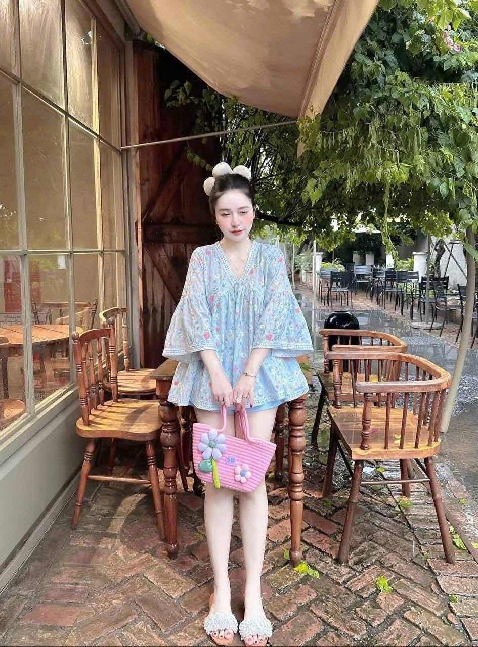 ឈុតអាវផ្កាផ្ទៃមេឃ