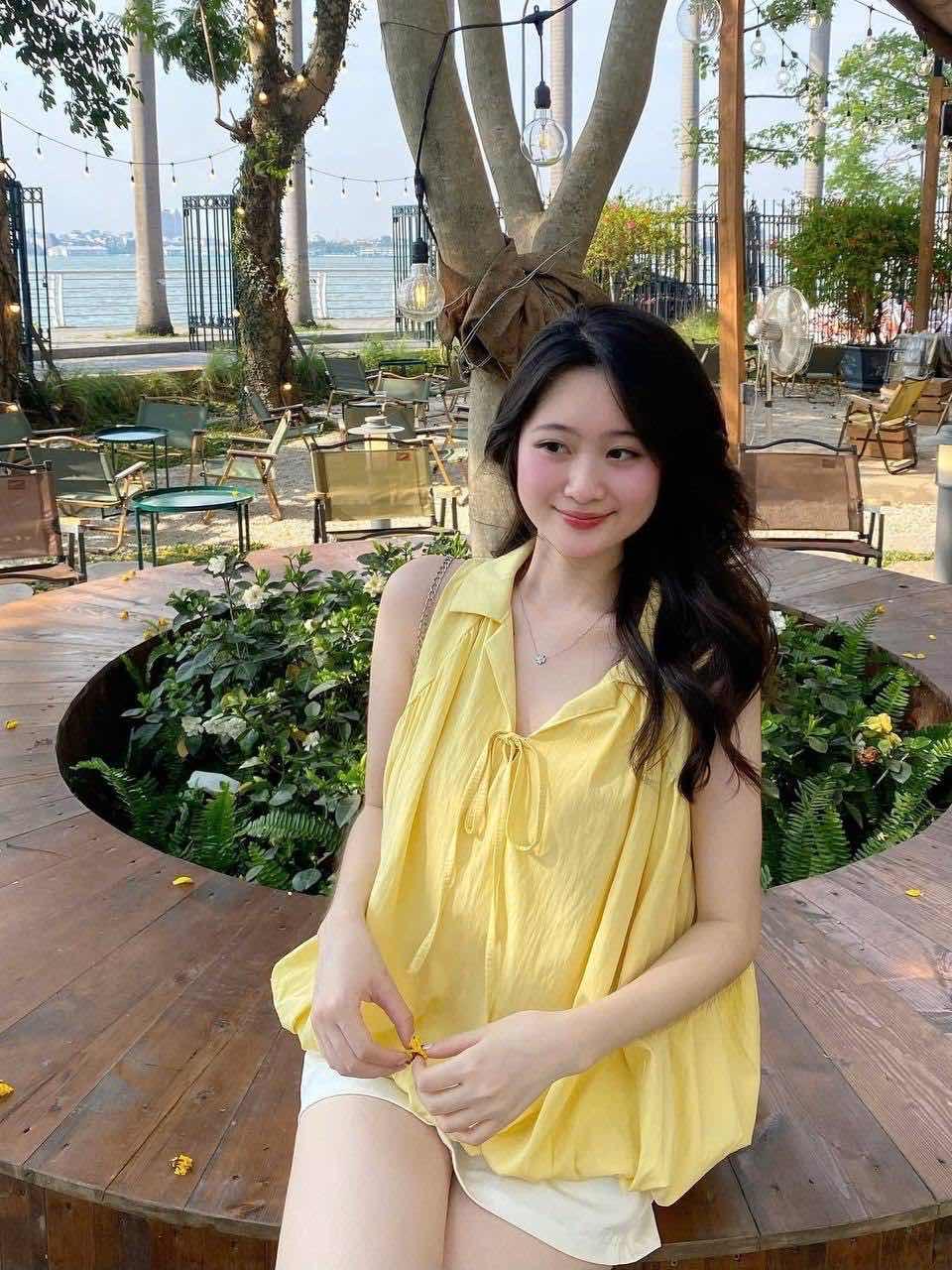 ឈុតអាវ+សំពត់ខ្លី 💛