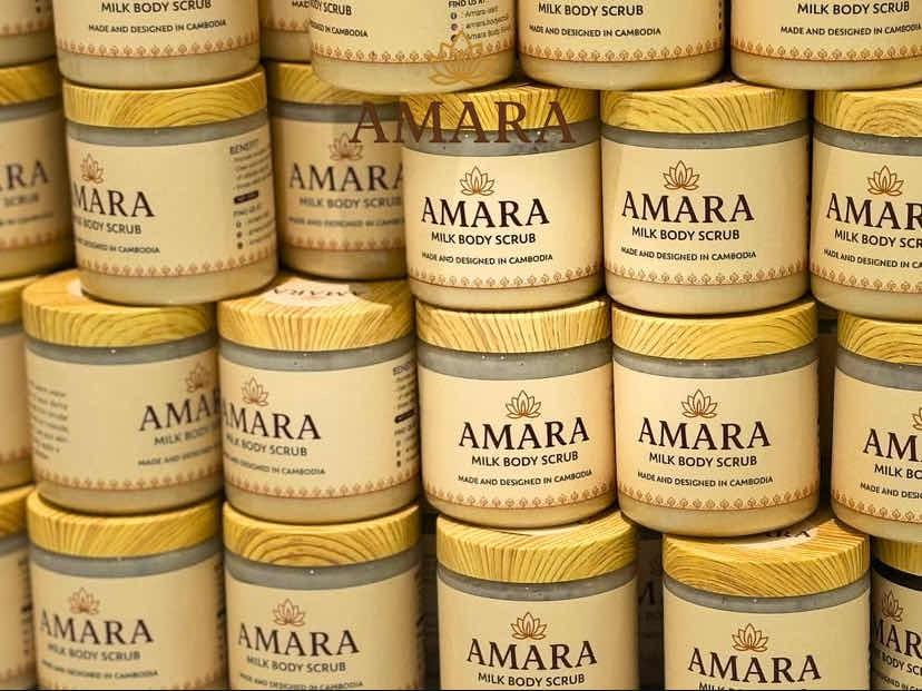 AMARA MILK BODY SCRUB
