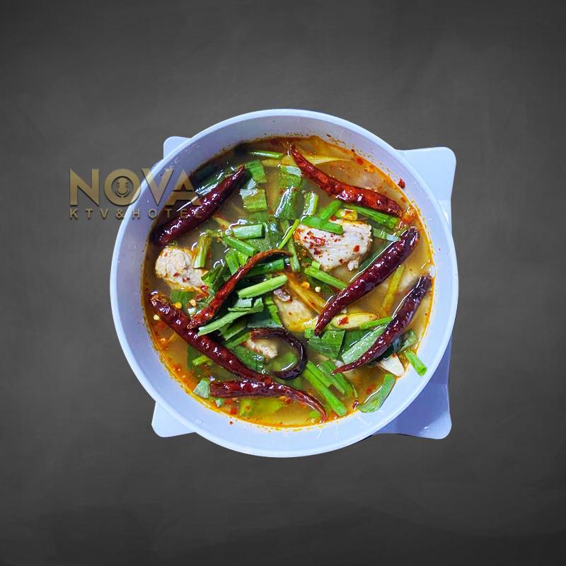 Tom Saap (Hot and sour pork soup)