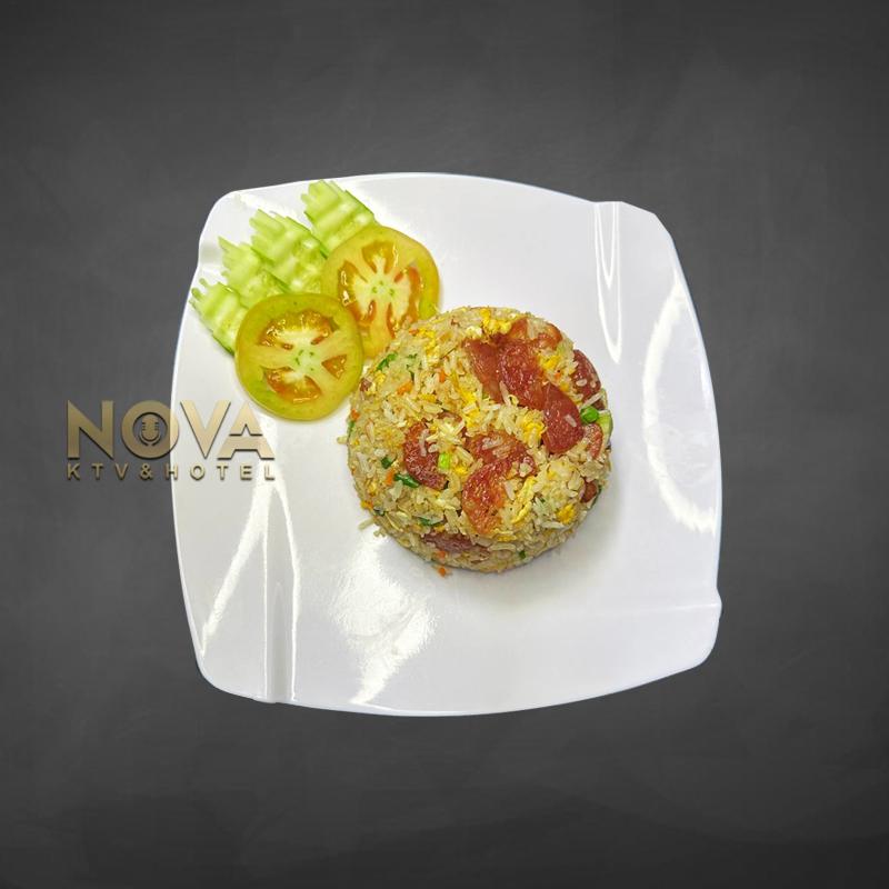 Fired rice with pork sausage