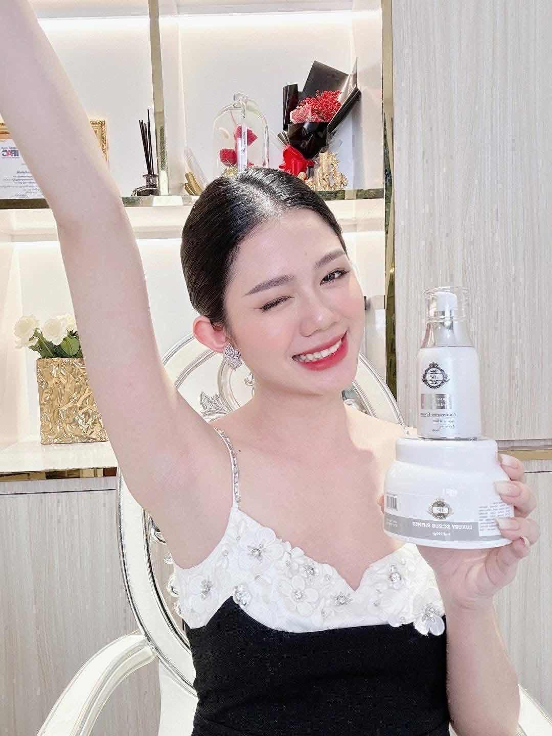 ឡេក្លៀក Luxury