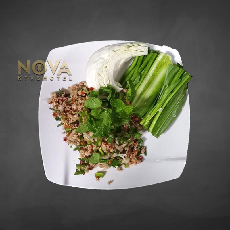 Minced pork salad