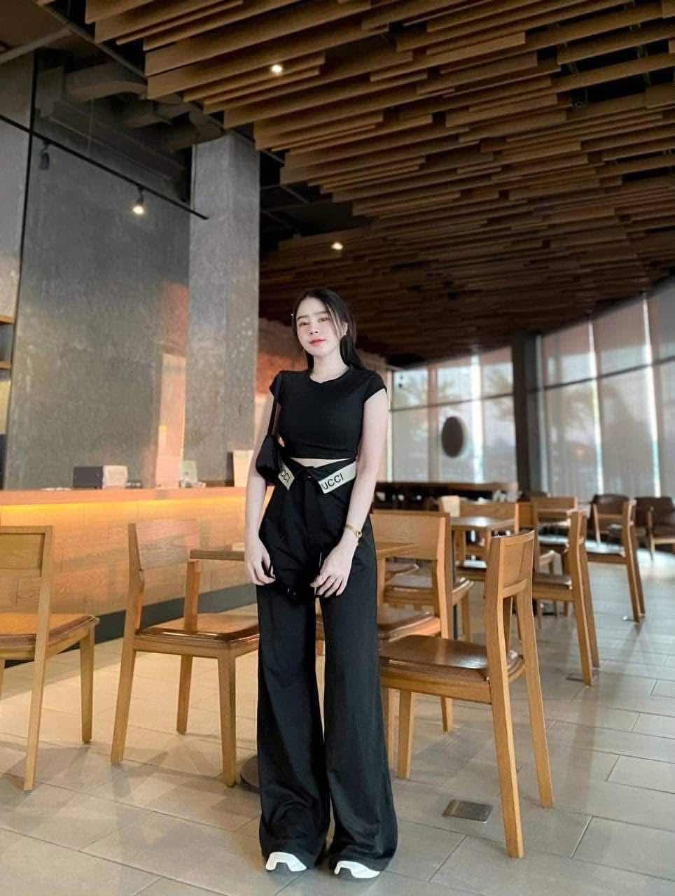 ម៉ូតដេីរលេង