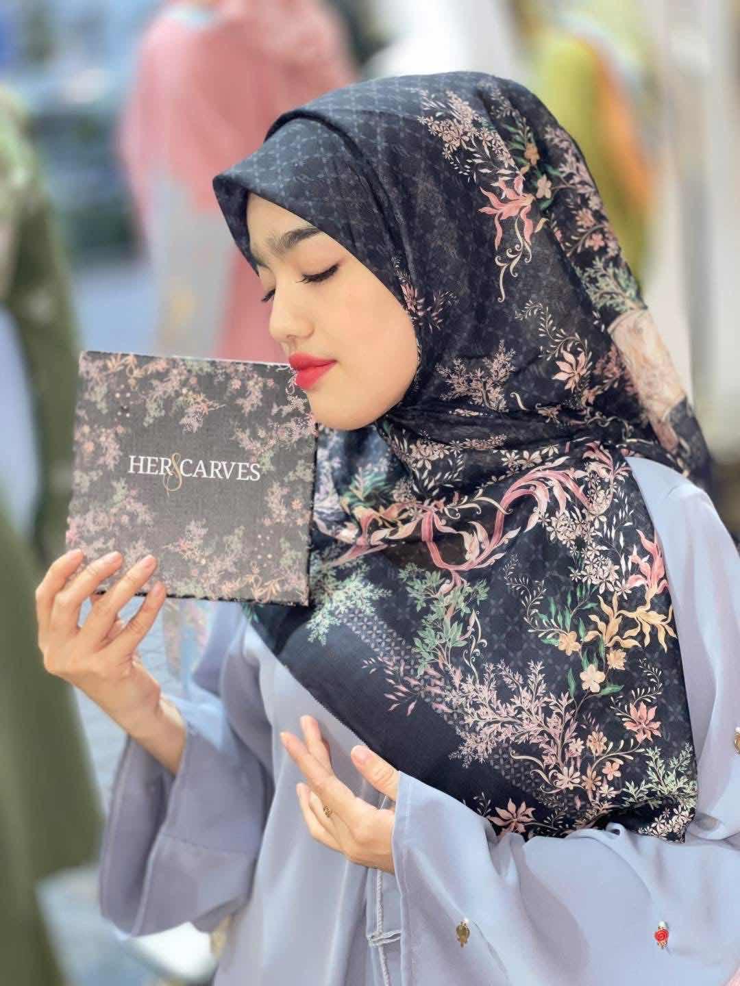 ក្រម៉ា Brand Herscarves