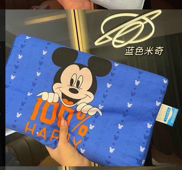 ខ្នេីយកេីយកូនក្មេង