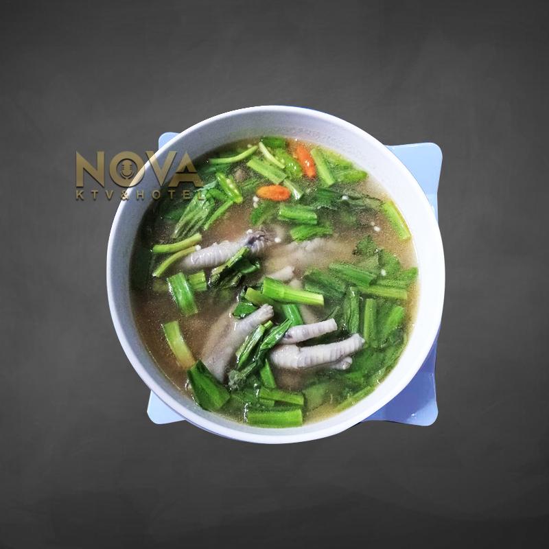 Super Teen Gai (Super chicken feet spicy soup)