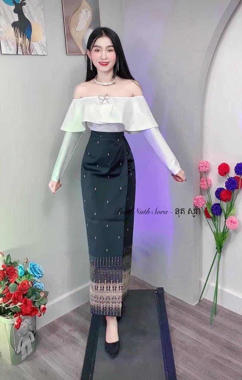 អាវ សាទីនសំពត់ហូលបារាំង