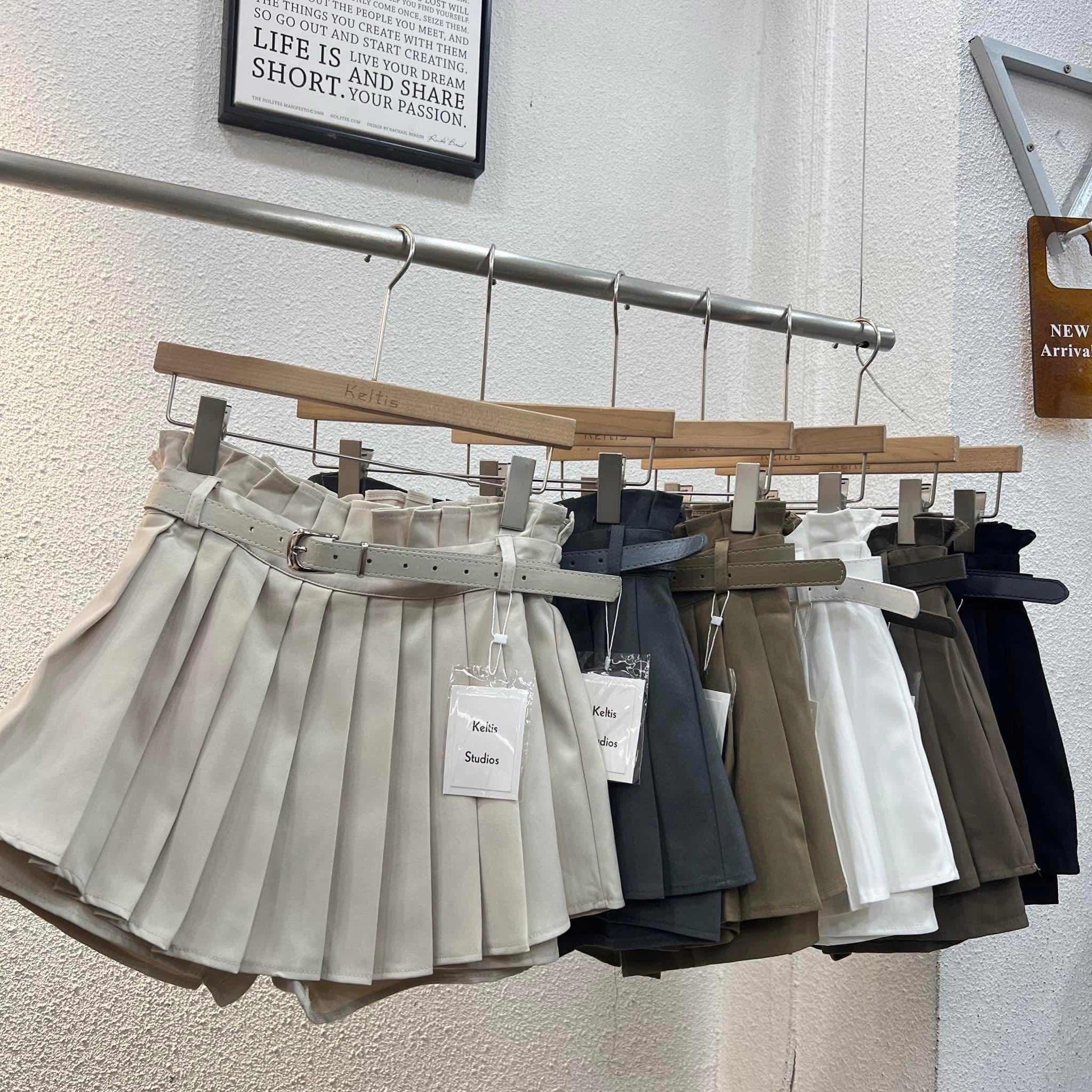 ម៉ូតដេីរលេង