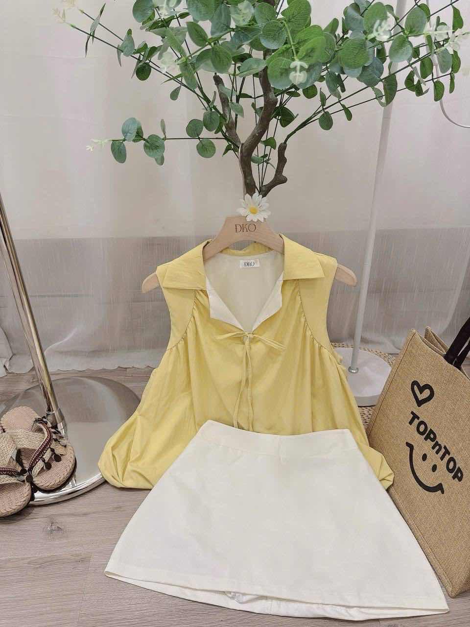 ឈុតអាវ+សំពត់ខ្លី 💛
