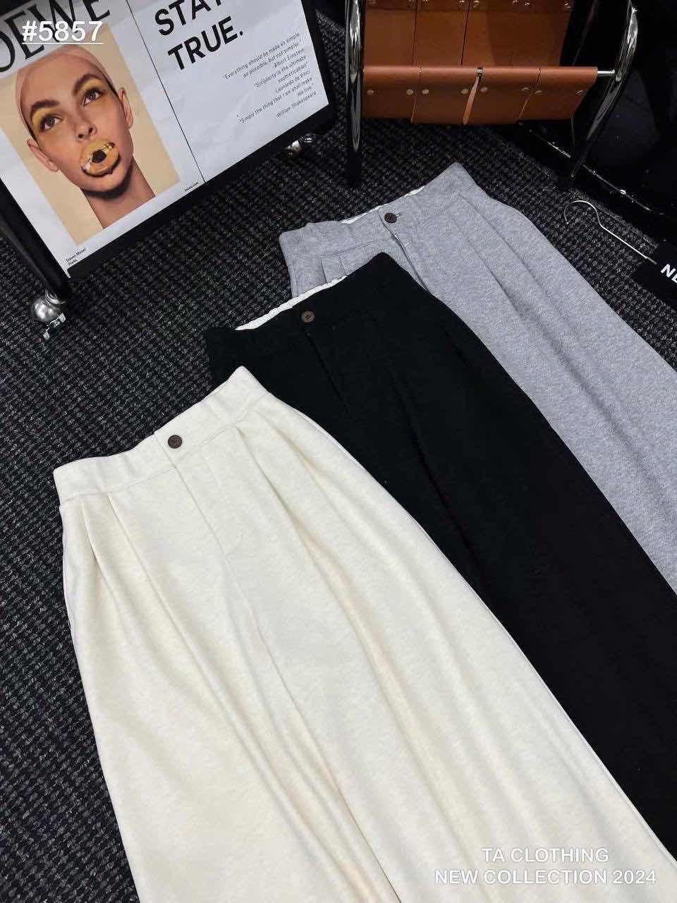 E01